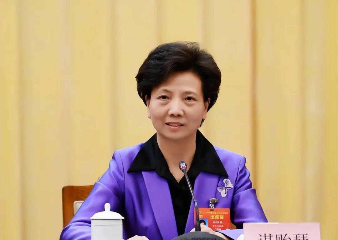 女省委书记，巾帼不让须眉，引领时代新风尚