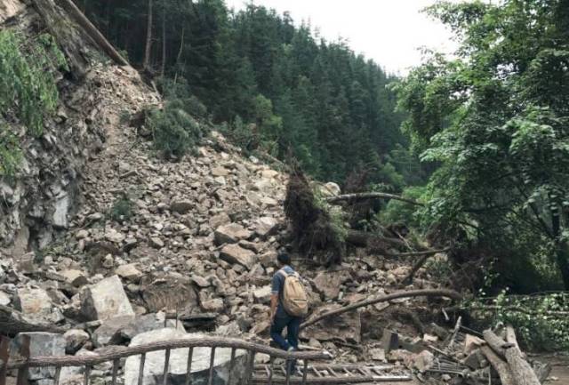 九寨沟地震对著名景区的影响与修复展望