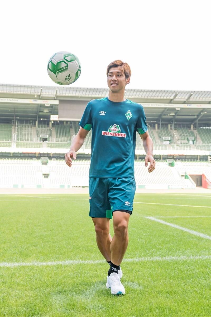 沙尔克04 vs.汉堡，德乙赛场上的激情碰撞