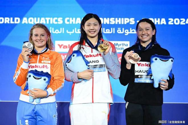 泳坛新星，唐钱婷闪耀世界杯，勇夺100米蛙泳冠军